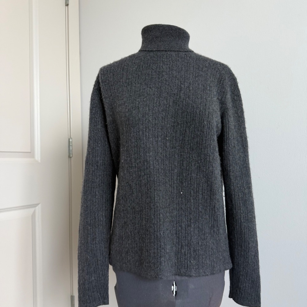 Vintage 90s Pursuits, Ltd. Mini Cable Ribbed Knit Cashmere Turtleneck‎ Sweater